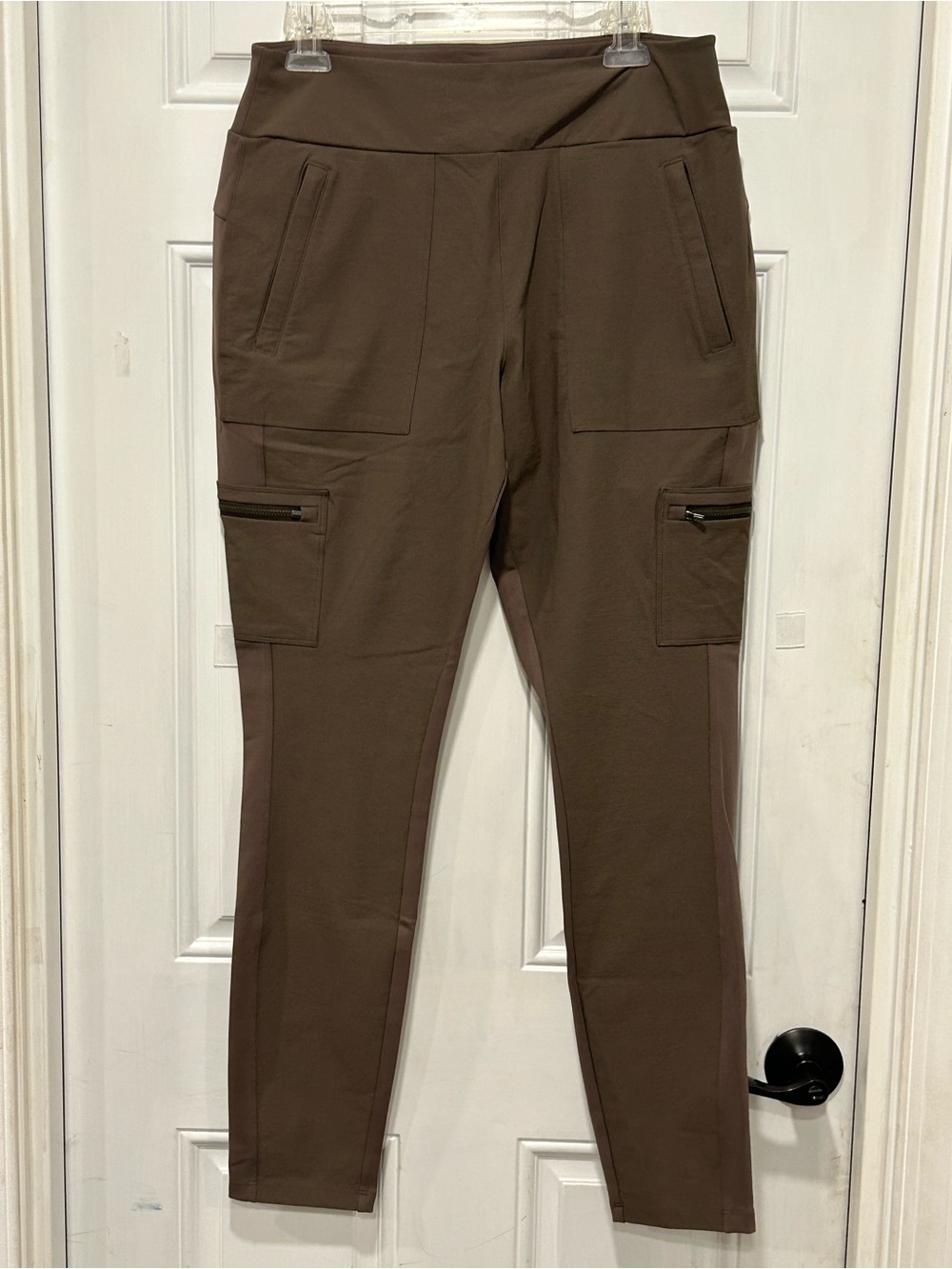 🌿🌲 Athleta Headlands Hybrid Cargo Pants | Khaki | Size 14T 🌿🌲